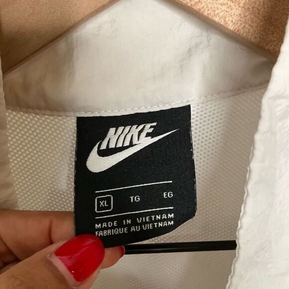 Nike Pullover Windbreaker - Picture 3 of 8